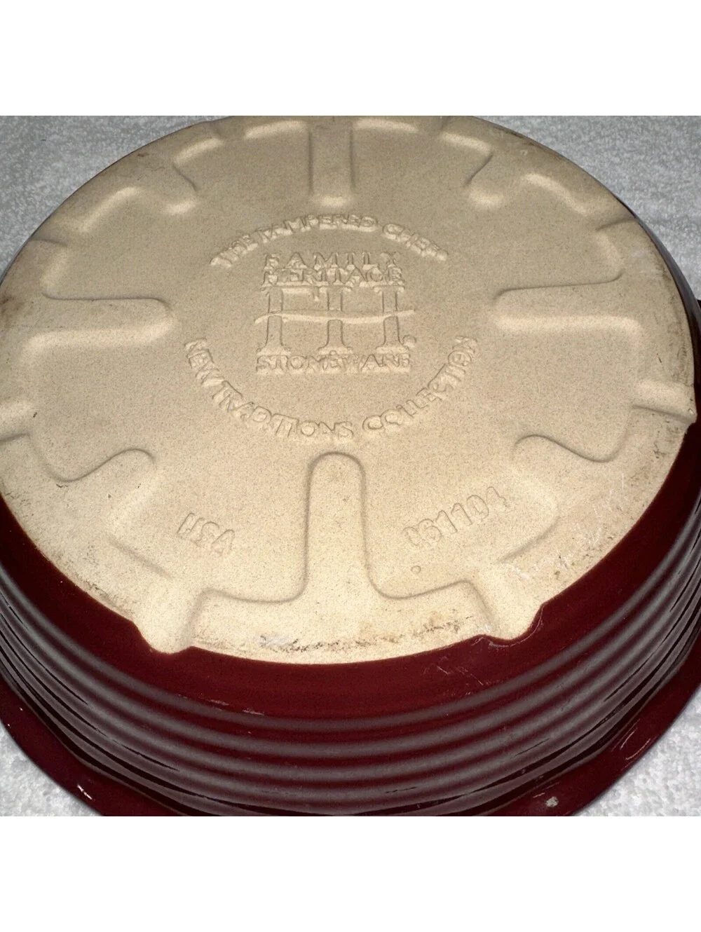The Pampered Chef Family Heritage Deep Dish Pie Plate CRANBERRY Scalloped Edge